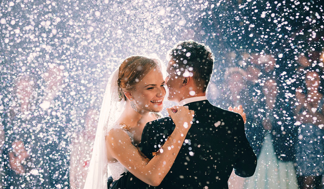 couple dancing at their wedding